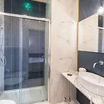 Be Italian Flat Duomo 319 Bed & Breakfast 4*