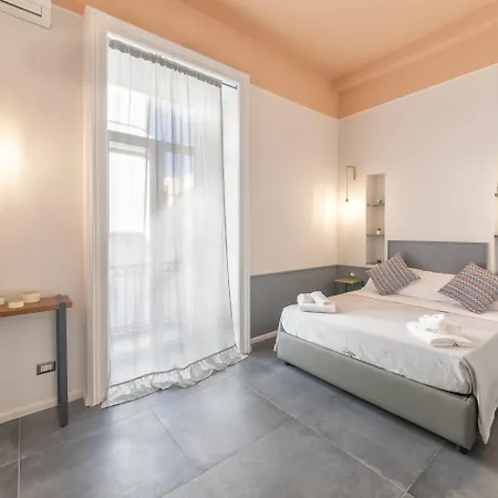 Be Italian Flat Duomo 319 Bed and breakfast Nápoles