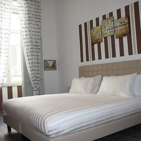 Be Italian Flat Duomo 319 Bed and breakfast 4*