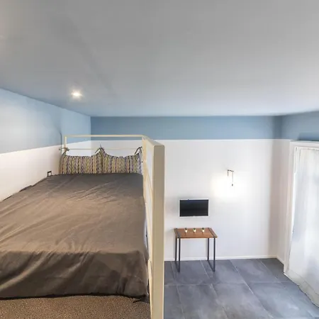 Be Italian Flat Duomo 319 Bed and breakfast 4*