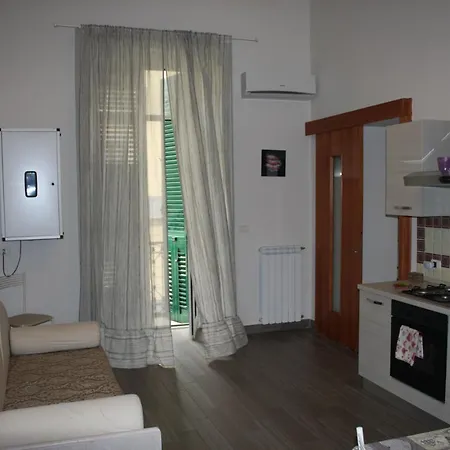 Be Italian Flat Duomo 319 Bed and breakfast Nápoles